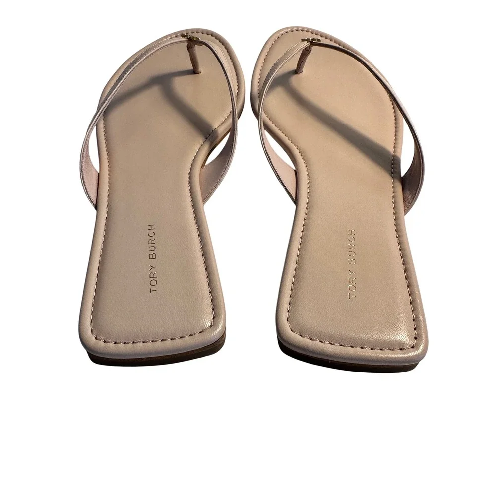 Tory Burch Classic Goat Leather Flip Flop Size 9.5 Shell Pink Logo Charm NEW